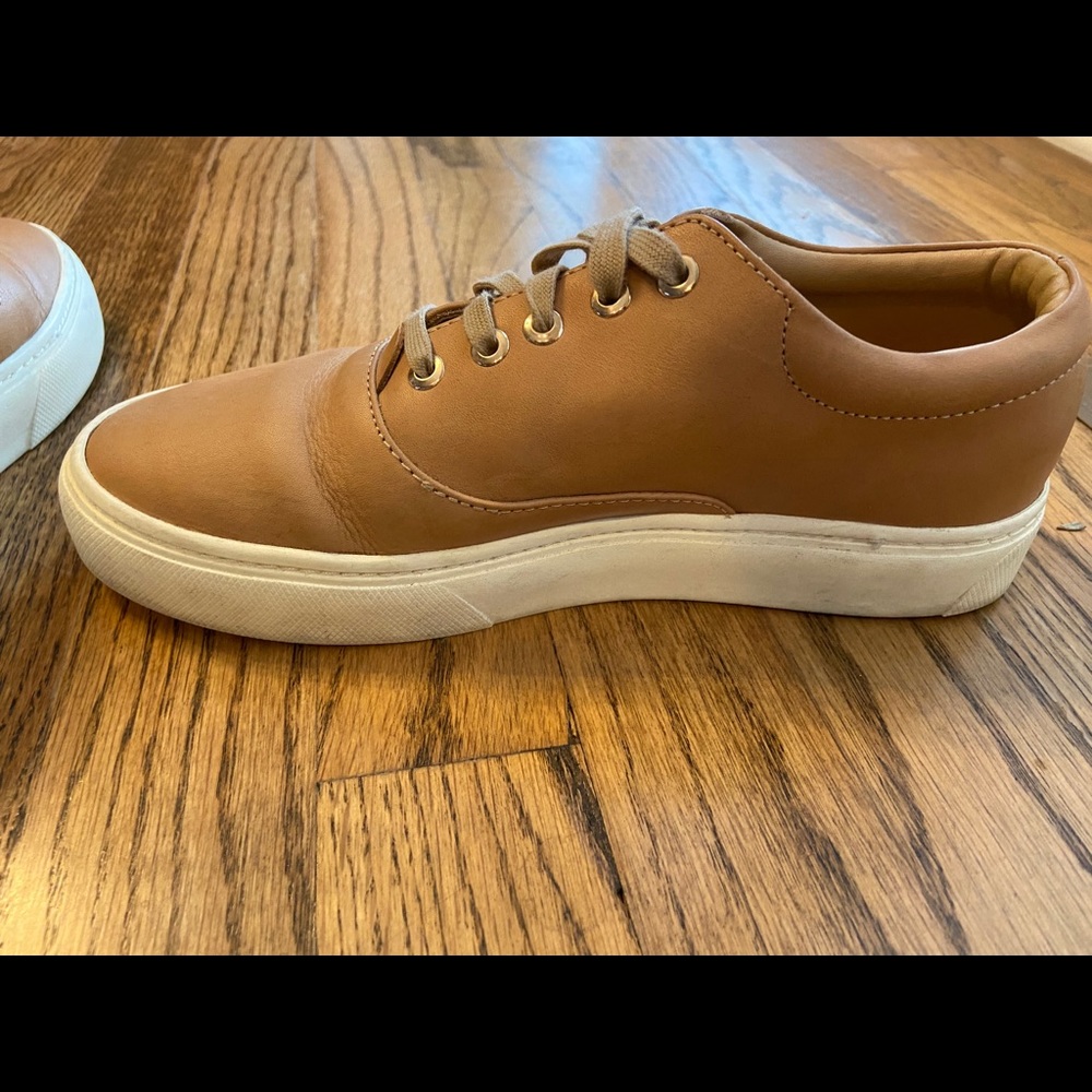 Vibrant women’s casual sneakers